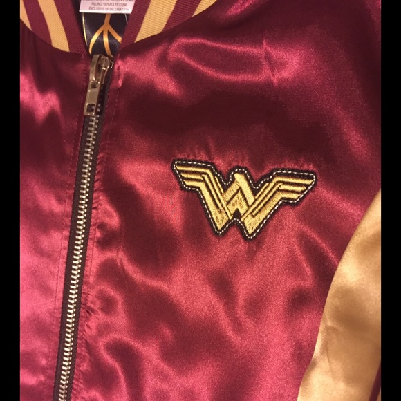 ⭐️NWT! ⭐️Official Wonder Woman DC Comics Jacket. - Picture 3 of 7